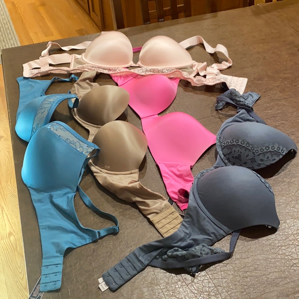 Set of 5 Victoria’s Secret bras size 34D
